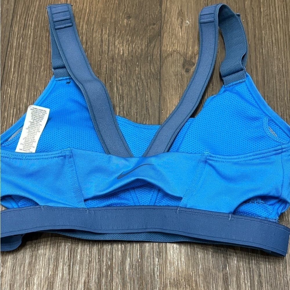 Nike Dri-FIT Sports Bra - Size XS - Picture 3 of 3